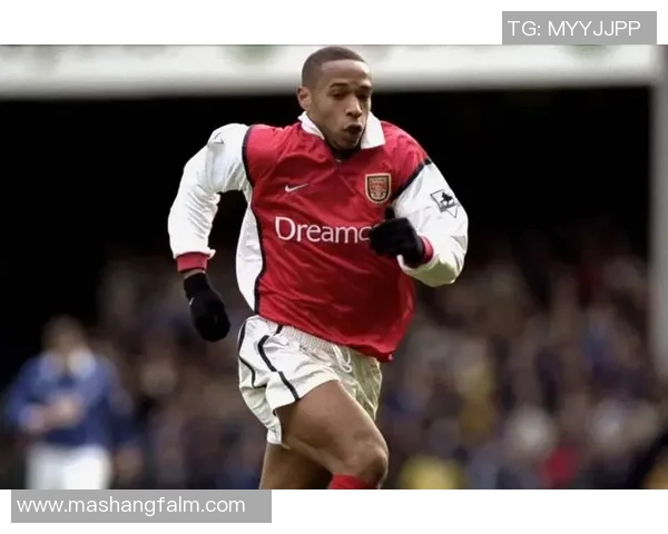 回顾99年香港足球明星赛的辉煌瞬间与传奇球星的精彩表现