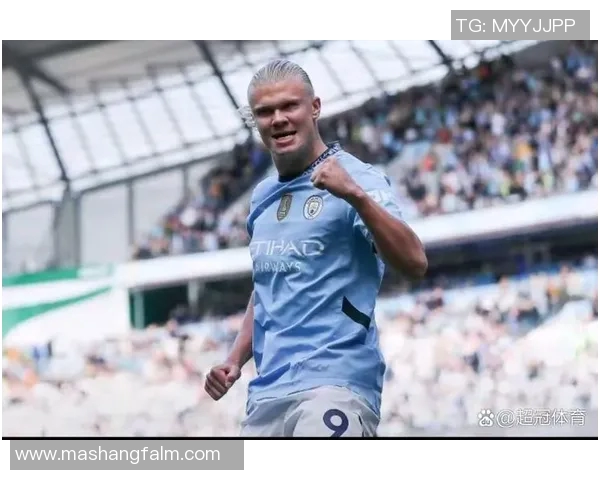 翻跟头的足球明星展现惊人技巧与魅力引发全球球迷热议